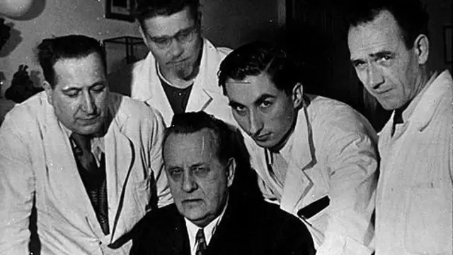 Nazi yönetimi, idam edilen kurbanları parçalayarak Pernkopf adlı atlasa çiziyordu