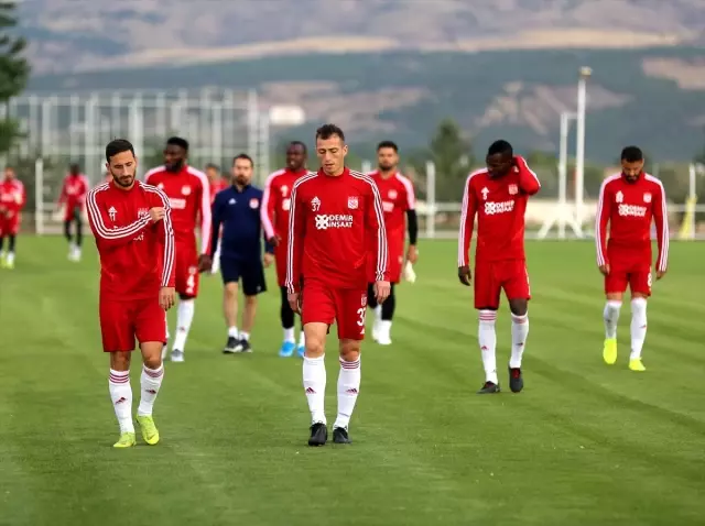 Sivasspor'da Çaykur Rizespor mesaisi başladı Sivasspor'da Çaykur Rizespor mesaisi başladı