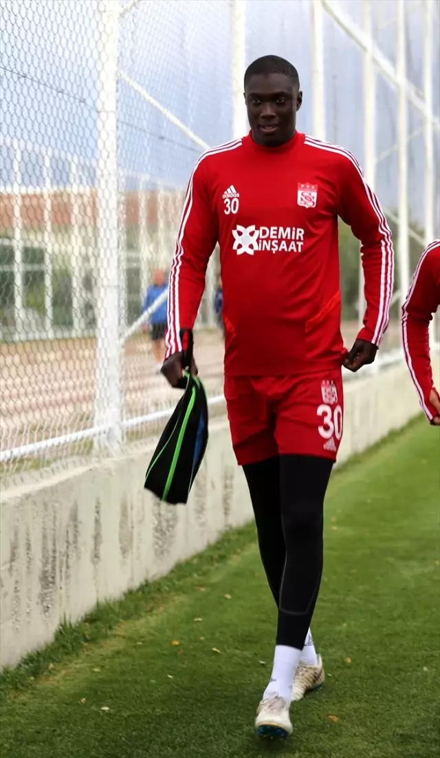 Sivasspor'da Çaykur Rizespor mesaisi başladı Sivasspor'da Çaykur Rizespor mesaisi başladı