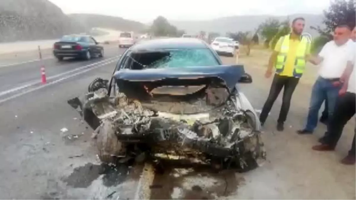 Tır ile otomobil çarpıştı: 2 yaralı