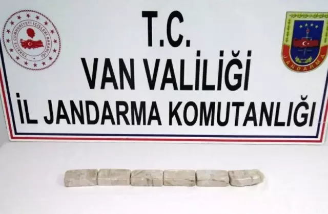 Van'da 2 kilogram eroin ele geçirildi Van'da 2 kilogram eroin ele geçirildi