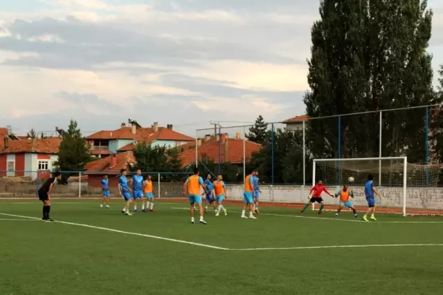 Yerköyspor ile Tomarza Belediyespor hazırlık maçında karşı karşıya geldi Yerköyspor ile Tomarza Belediyespor hazırlık maçında karşı karşıya geldi