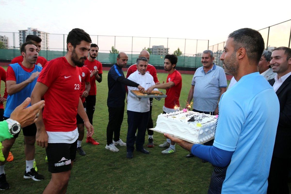 Aslan'dan Karaköprüspor'a moral ziyareti