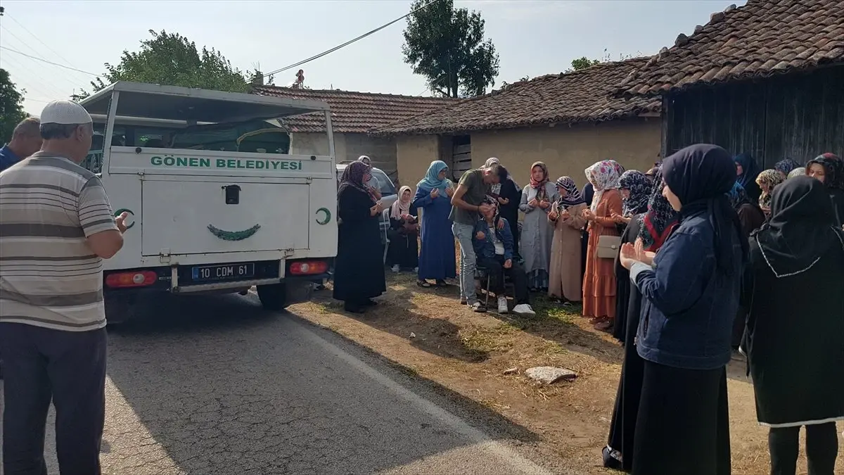 Balıkesir'de torunun dedesi ve ninesini bıçaklaması
