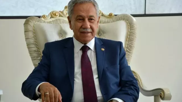 Bülent Arınç: AKP'den ayrılıp yeni parti kuracaklar 'büyük hata' yapar Bülent Arınç: AKP'den ayrılıp yeni parti kuracaklar 'büyük hata' yapar