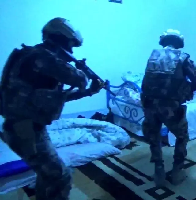 Erzurum'da terör operasyonu: 14 şüpheli gözaltına alındı Erzurum'da terör operasyonu: 14 şüpheli gözaltına alındı