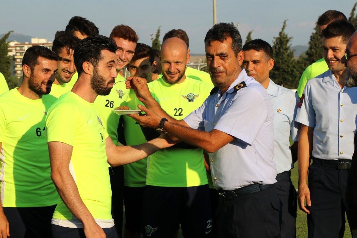 Garnizon Komutanı Şahin Akhisarspor'a başarılar diledi