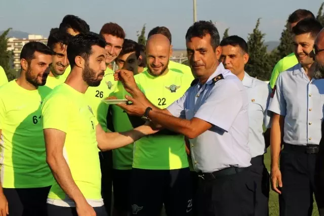 Garnizon Komutanı Şahin Akhisarspor'a başarılar diledi Garnizon Komutanı Şahin Akhisarspor'a başarılar diledi