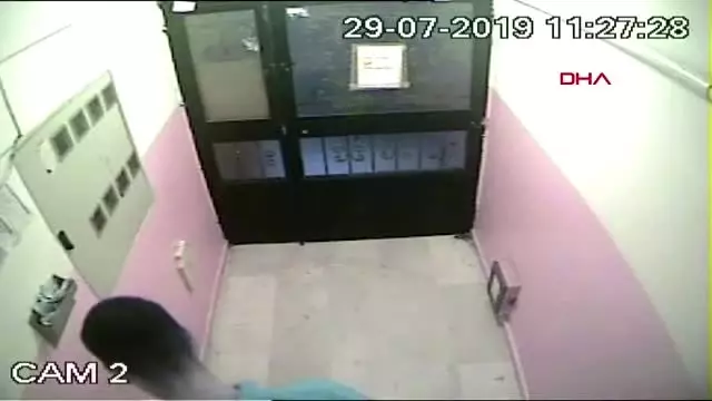 İSTANBULGAZİOSMANPAŞA�DA EVE GİREN HIRSIZLAR KAMERADA Haber