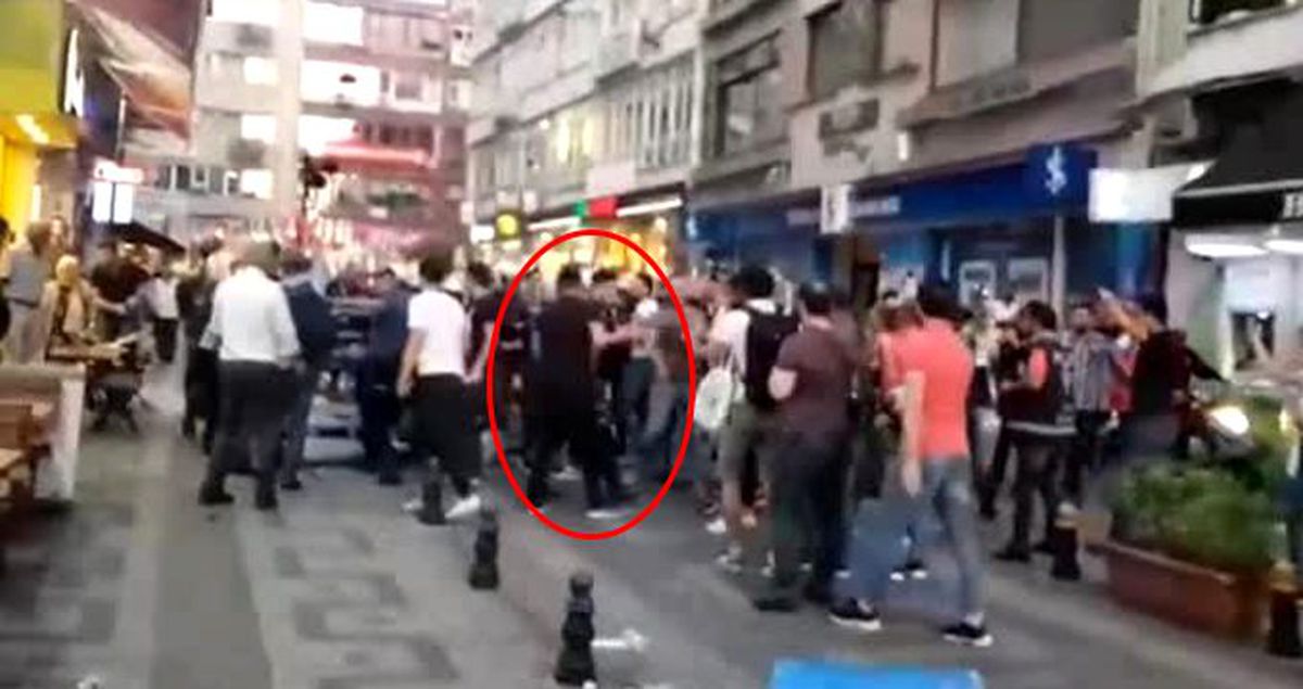 Kadıköy'de izinsiz kayyum gösterisi yapanlar, esnafı bıçakladı