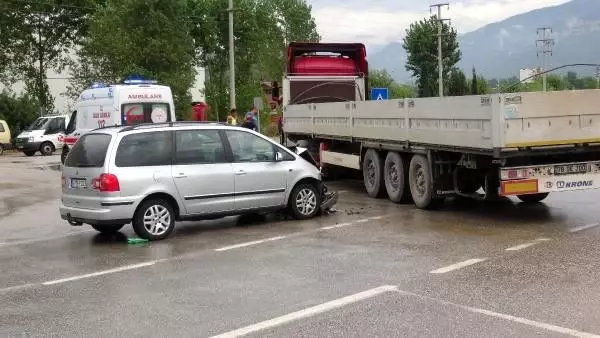 Karabük'te trafik kazası: 7'si aynı aileden 8 kişi yaralandı