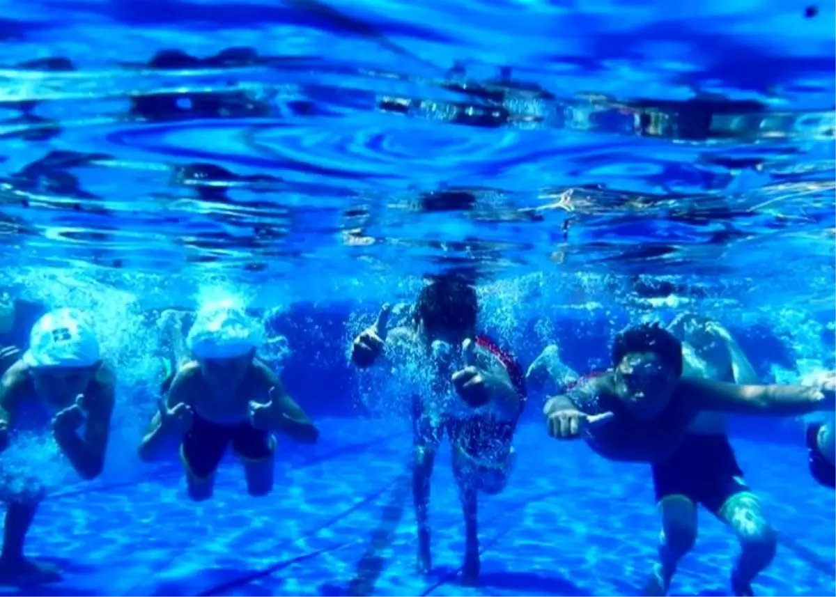 Manyas'ta çocuklara yüzme kursu verildi