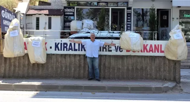 Bursalı esnaf ihtiyaç sahiplerine ücretsiz gelinlik dağıtıyor