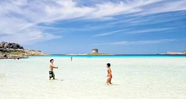 Sardinya Adası'ndan hatıra olsun diye 40 kilo kum alan çift, hapis cezasıyla karşı karşıya