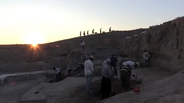 Suriye sınırındaki Oylum Höyük'te kazılar yeniden başladı - KİLİS Suriye sınırındaki Oylum Höyük'te kazılar yeniden başladı - KİLİS