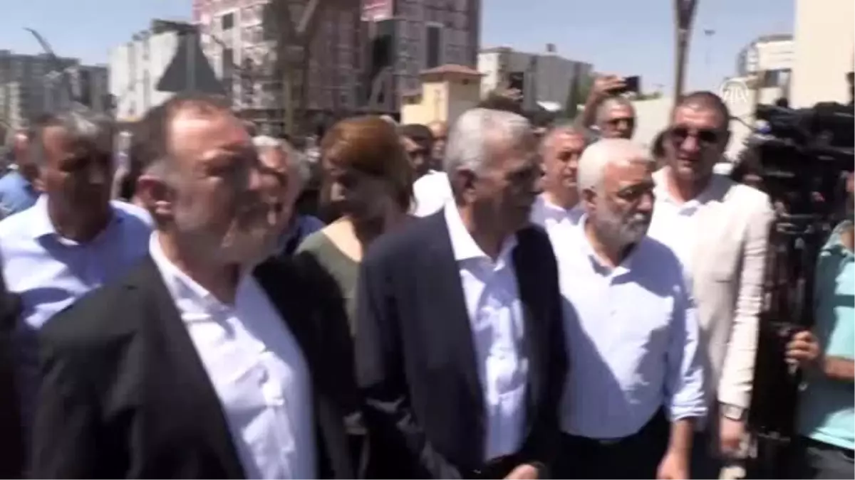 Üç büyükşehir belediyesindeki görevlendirmeler