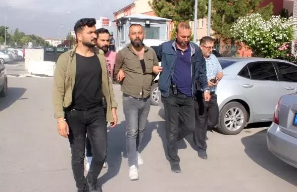 Yol vermediği yayayı kalbinden bıçaklayarak öldürdü Yol vermediği yayayı kalbinden bıçaklayarak öldürdü