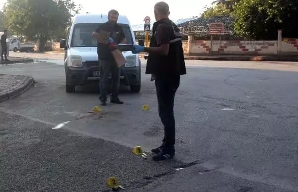Yol vermediği yayayı kalbinden bıçaklayarak öldürdü