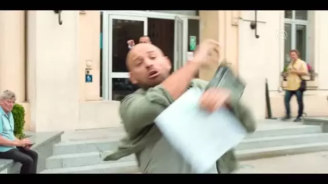 Acele Baba Aranıyor