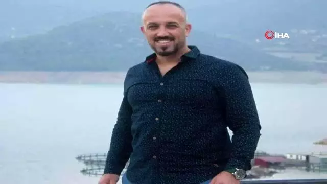 Adana'da 3 kişi tabancayla öldürüldü. Adana'da 3 kişi tabancayla öldürüldü.