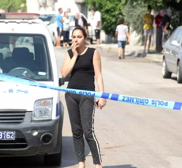 Eski astsubay, mobilet üzerindeki adam ile kahvehanedeki 2 kişiyi öldürdü Eski astsubay, mobilet üzerindeki adam ile kahvehanedeki 2 kişiyi öldürdü