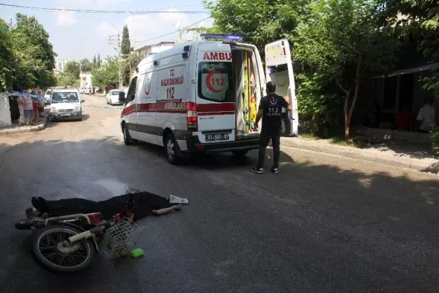 Eski astsubay, mobilet üzerindeki adam ile kahvehanedeki 2 kişiyi öldürdü Eski astsubay, mobilet üzerindeki adam ile kahvehanedeki 2 kişiyi öldürdü