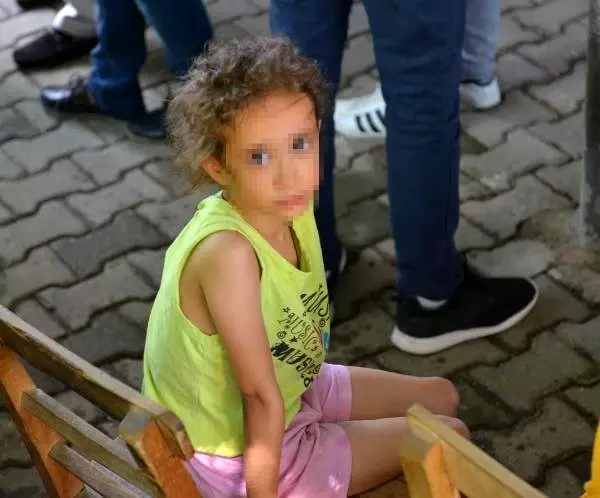 Adana'da silahlı saldırı; kahvedeki 2 kişi ile motosikletliyi öldürdü (2)