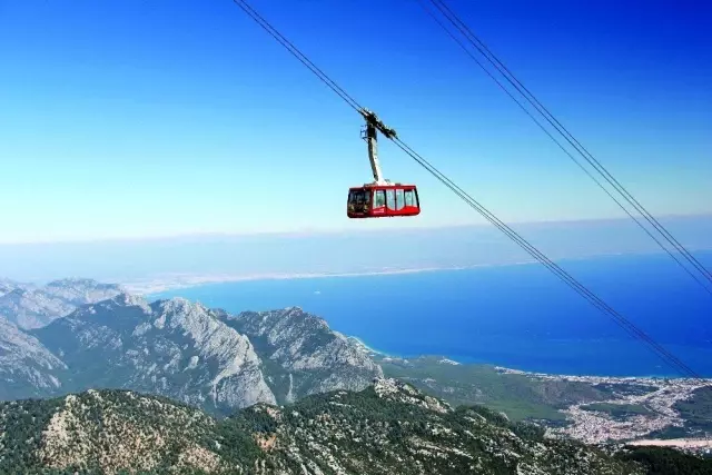 Antalya'da bulutların üzerine yolculuk Antalya'da bulutların üzerine yolculuk