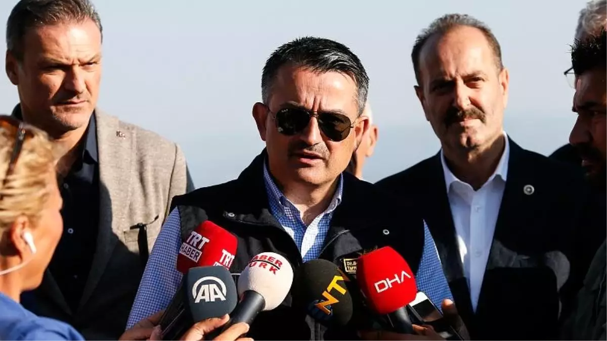 Bakan Pakdemirli'den 'Vizontele benzetmesi': Uçaklarda motor yok, kuşlar yuva yapmış