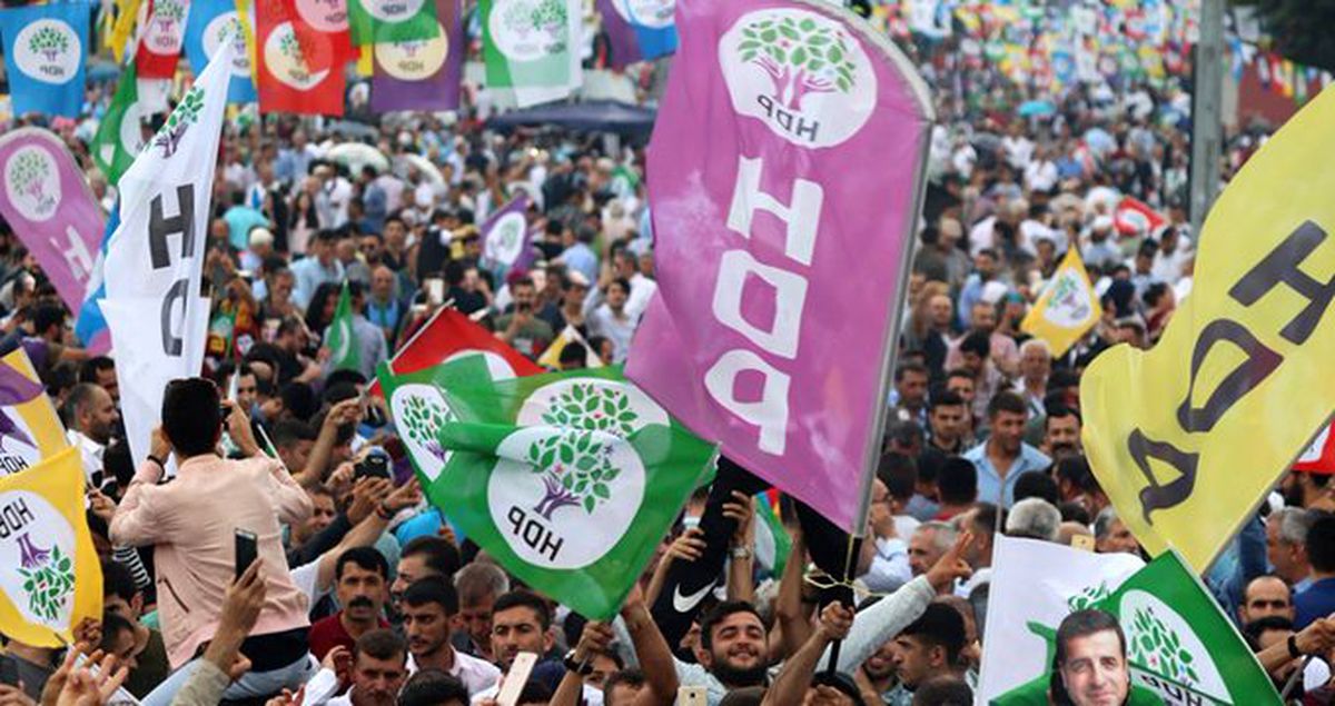 HDP'li meclis üyesi 'Etnik köken siyaseti yapıyorsunuz' diyerek partisinden istifa etti