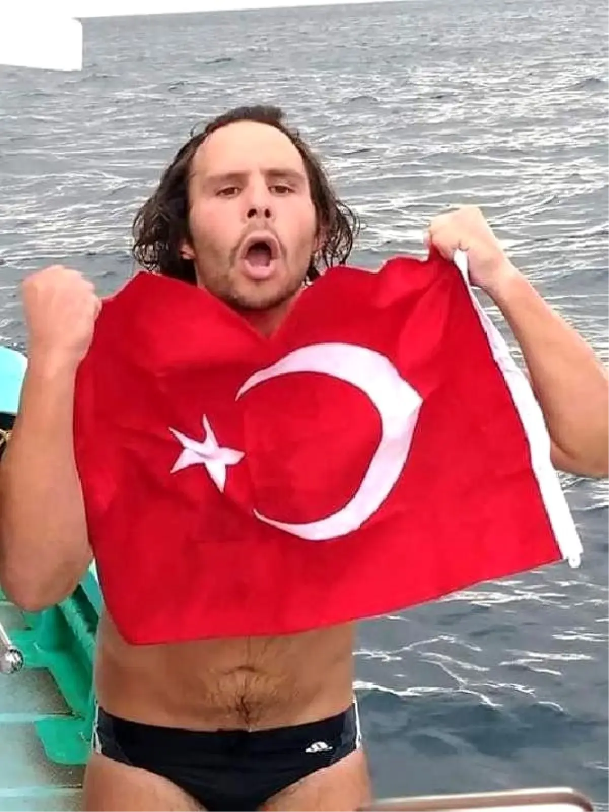 İzmirli yüzücü Japonya'yı fethetti