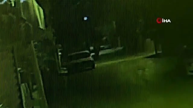 Kayyum atamasına destek veren vatandaşın otomobilini yaktılar Kayyum atamasına destek veren vatandaşın otomobilini yaktılar