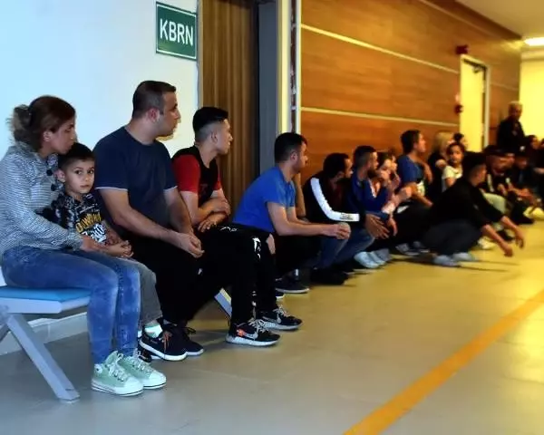 Okul servisiyle göçmen kaçaklığı yaparken yakalandı