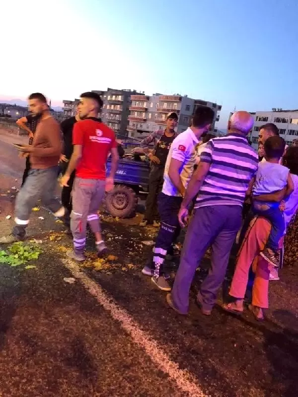 Siirt'te işçileri taşıyan tarım aracı devrildi: 13 yaralı