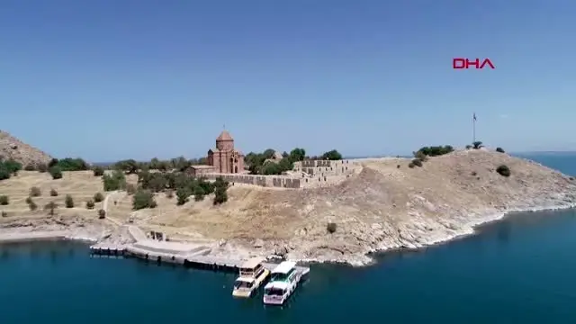 VAN 1100 yıllık Akdamar Kilisesi'nde 7'inci ayin
