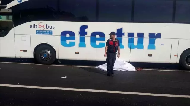 Yolcu otobüsünün çarptığı yaya hayatını kaybetti
