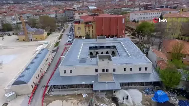 Ahiler, yarım asır önce oluşturdukları çarşı ile ekonomiye katkı sağlıyor