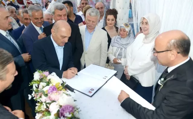 Başkan Oral dünya evine girdi
