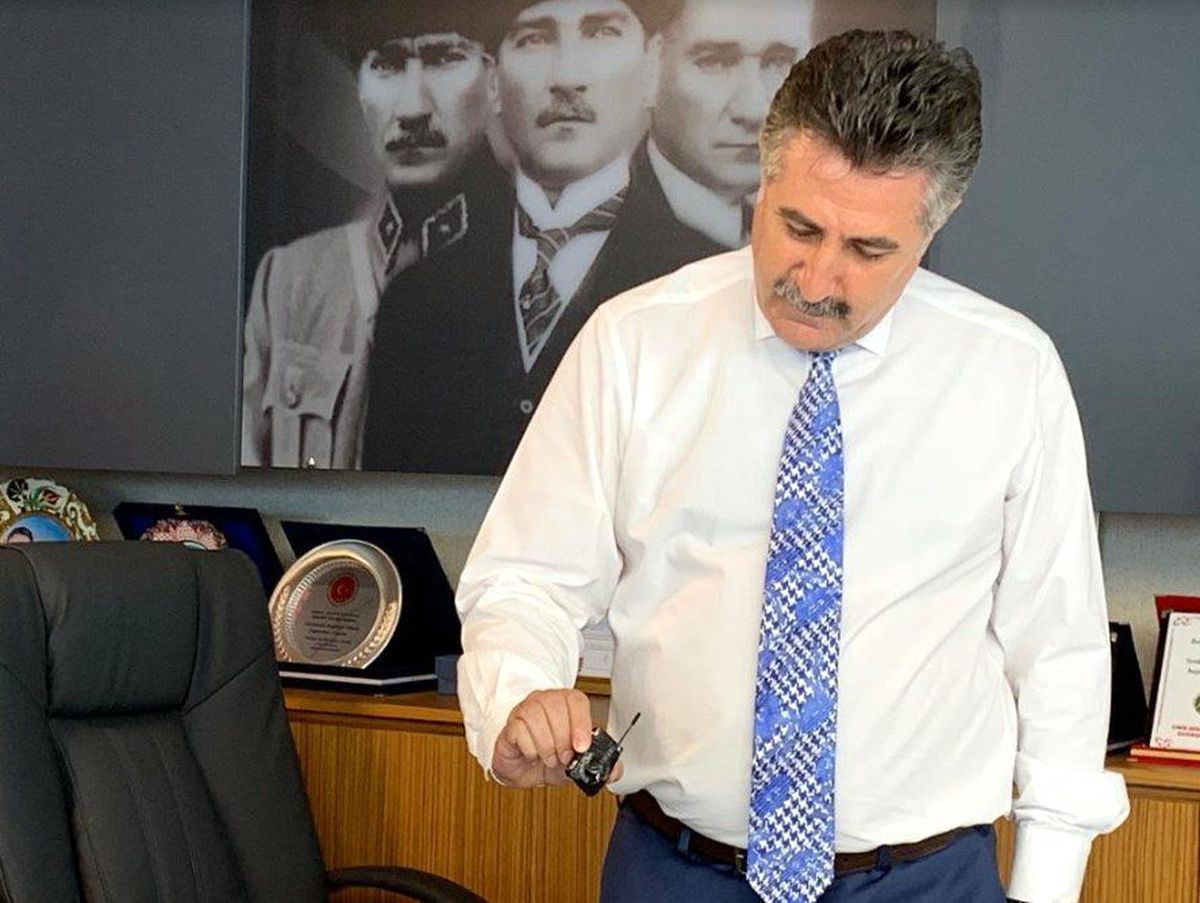 Bayraklı Belediye Başkanı'nın odasında dinleme cihazı bulundu