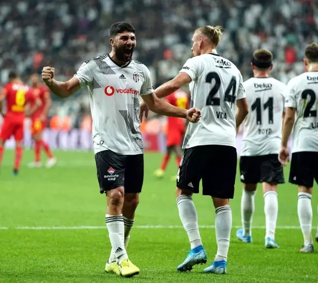 Beşiktaş'ın ilk golü Güven Yalçın'dan geldi Beşiktaş'ın ilk golü Güven Yalçın'dan geldi