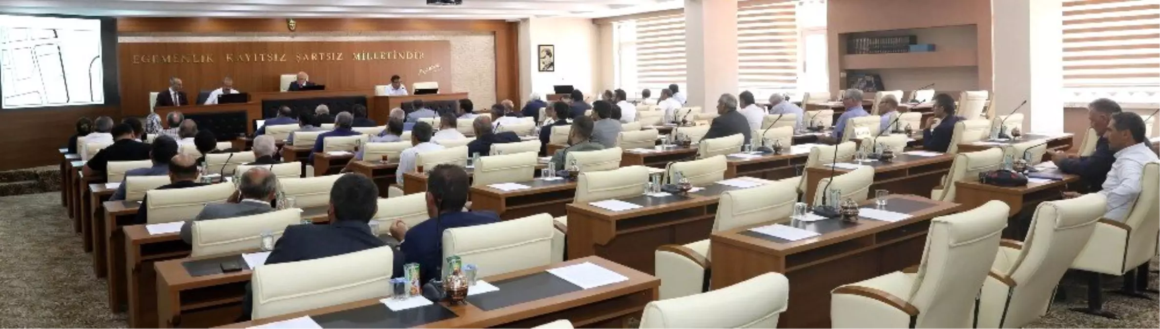 Büyükşehir Meclisi'nde hizmet vurgusu