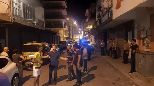 Çocuk dövme tartışması mahalleliyi ayağa kaldırdı Çocuk dövme tartışması mahalleliyi ayağa kaldırdı
