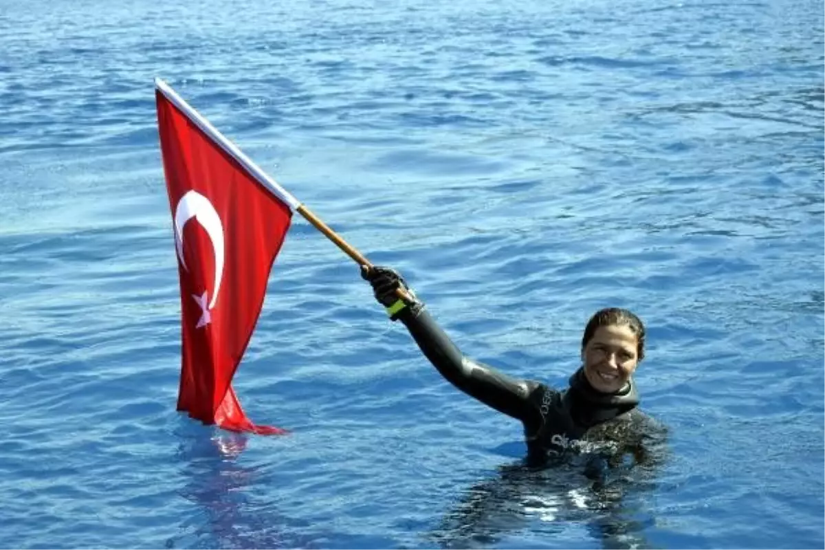 Derya Can'dan Salda Gölü'nde yeni dünya rekoru