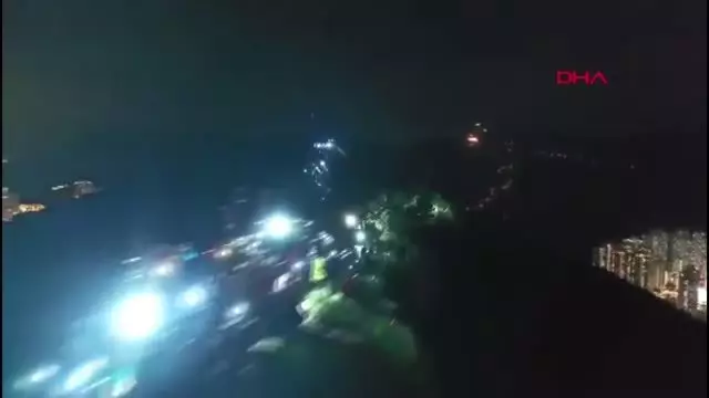 DHA DIŞ- Hong Kong'da 45 kilometrelik insan zinciri