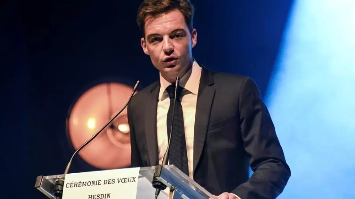 Fransa'da hükümet 'küçük Sarkozy' lakaplı belediye başkanını görevden aldı