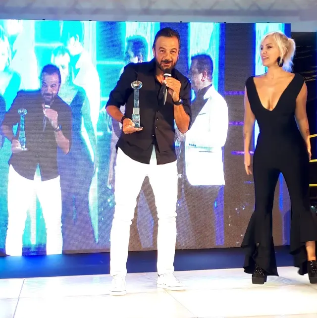 Kerem Alışık sezona ödülle başladı Kerem Alışık sezona ödülle başladı