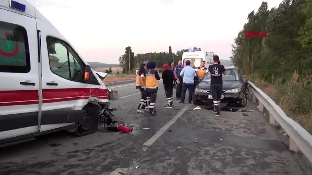 KÜTAHYA Ambulansında karıştığı zincirleme kazada 3 kişi öldü, 4 yaralı KÜTAHYA Ambulansında karıştığı zincirleme kazada 3 kişi öldü, 4 yaralı