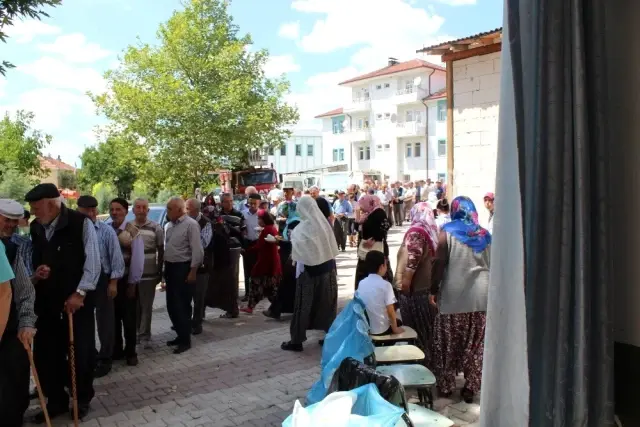 Kuyruğun sonu gelmedi Kuyruğun sonu gelmedi