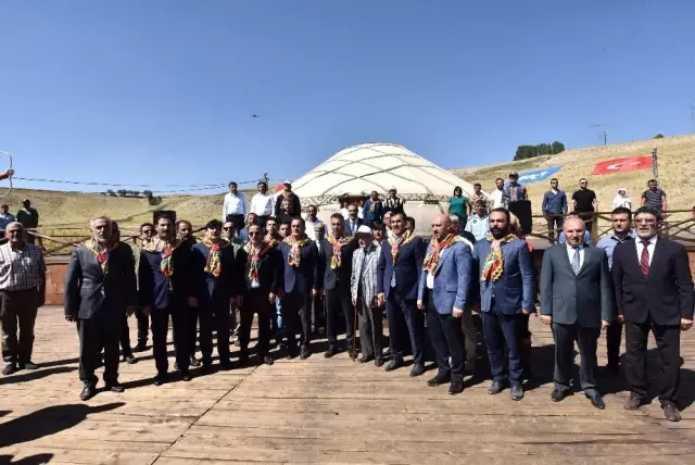 Malazgirt Zaferi'nin 948'inci yıl dönümünde görkemli kutlama Malazgirt Zaferi'nin 948'inci yıl dönümünde görkemli kutlama