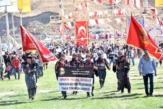 Malazgirt Zaferi'nin 948'inci yıl dönümünde görkemli kutlama Malazgirt Zaferi'nin 948'inci yıl dönümünde görkemli kutlama